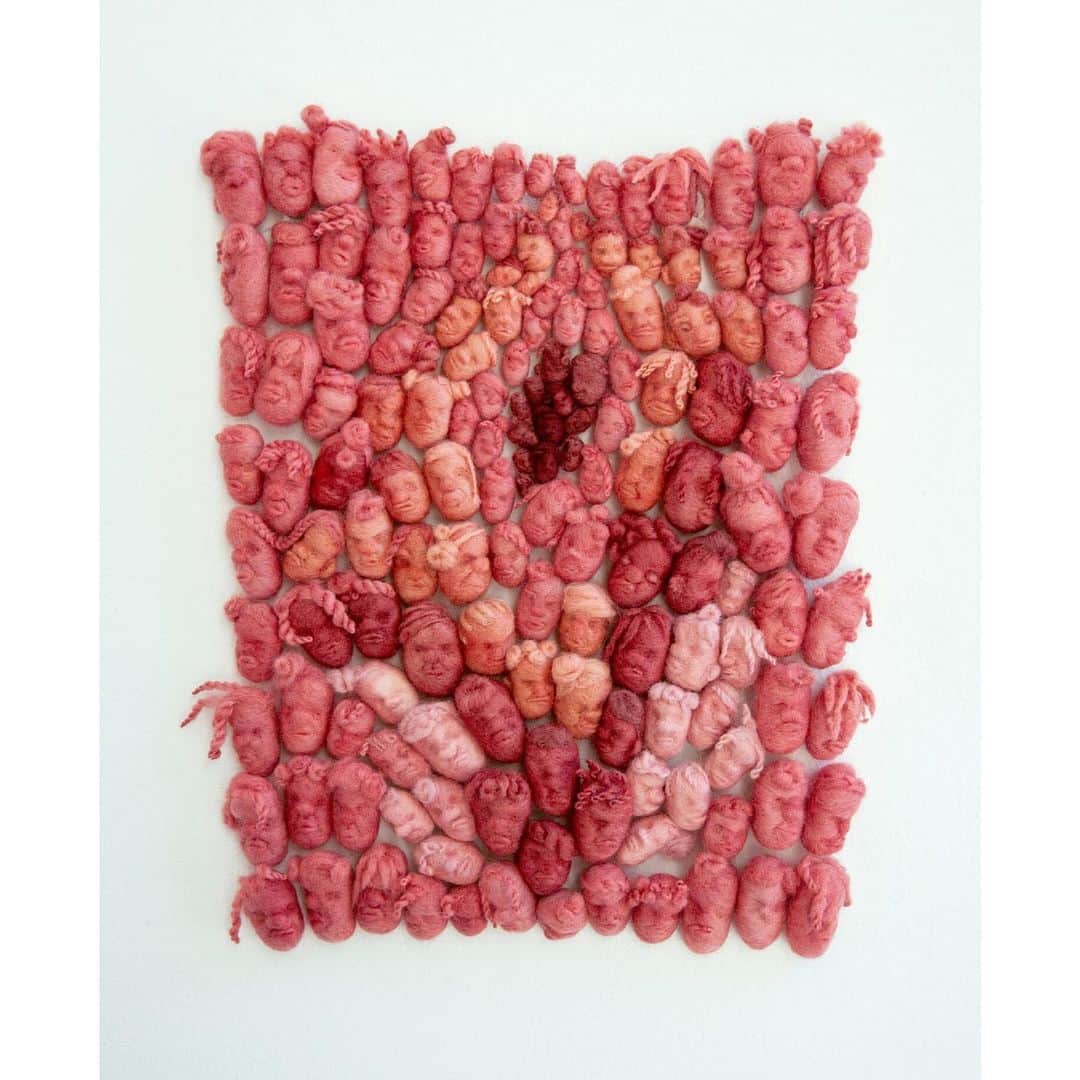 Grace Bonneyさんのインスタグラム写真 - (Grace BonneyInstagram)「“A Party for Sojourner” 2019. Wool, natural dyes, tulle. ⁣ ⁣ Avery: When were you first introduced to felting and how did you decide to create figures and faces? What did it feel like to find your material practice and rhythm of making? ⁣ ⁣ Nastassja: my work has always been figurative. I began drawing my mother’s face and hands, and then making oil paintings of the figure all throughout college. I’ve always wanted to do sculpture, but told myself (for God knows what reason- but I was young and we often fill our head with crazy things) that I couldn’t do contemporary figurative sculpture. I couldn’t see what that looked like for me or how my work transitioned into that field. I learned my current process, needle felting, about 7 years ago during my 3rd year at VCU. The first thing I felted was a small magenta heart, and I immediately thought of how I could finally make people. So my wool work began in the form of a doll- which isn’t that far-fetched because my mother has been collecting porcelain dolls all my life. But I was finally able to see these faces I loved to paint so much sitting in my hand, off the wall. And I ran with it, and I guess you can say I’m still running. Stumbling across wool and this process was unexpected, but has challenged me to think and make in a way that I think painting was no longer able to do. I can paint a person like nobody's business, but I wasn’t curious about anything past that. With wool, it’s like- what else can it do? Let’s find out. ⁣」2月20日 7時43分 - designsponge