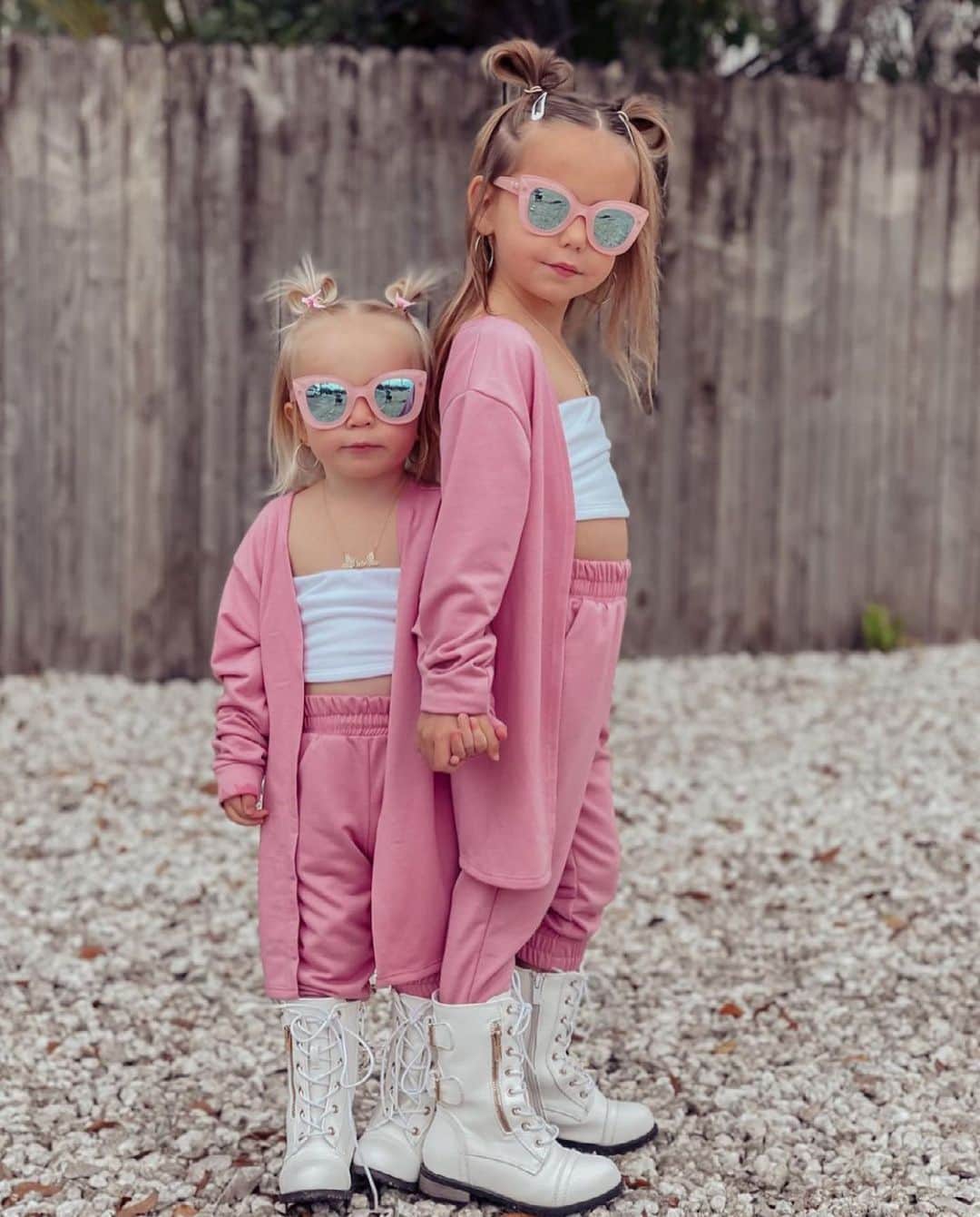 Kidz Fashionのインスタグラム：「👯‍♀️By @river_rain_n_kc #kidzfashion」