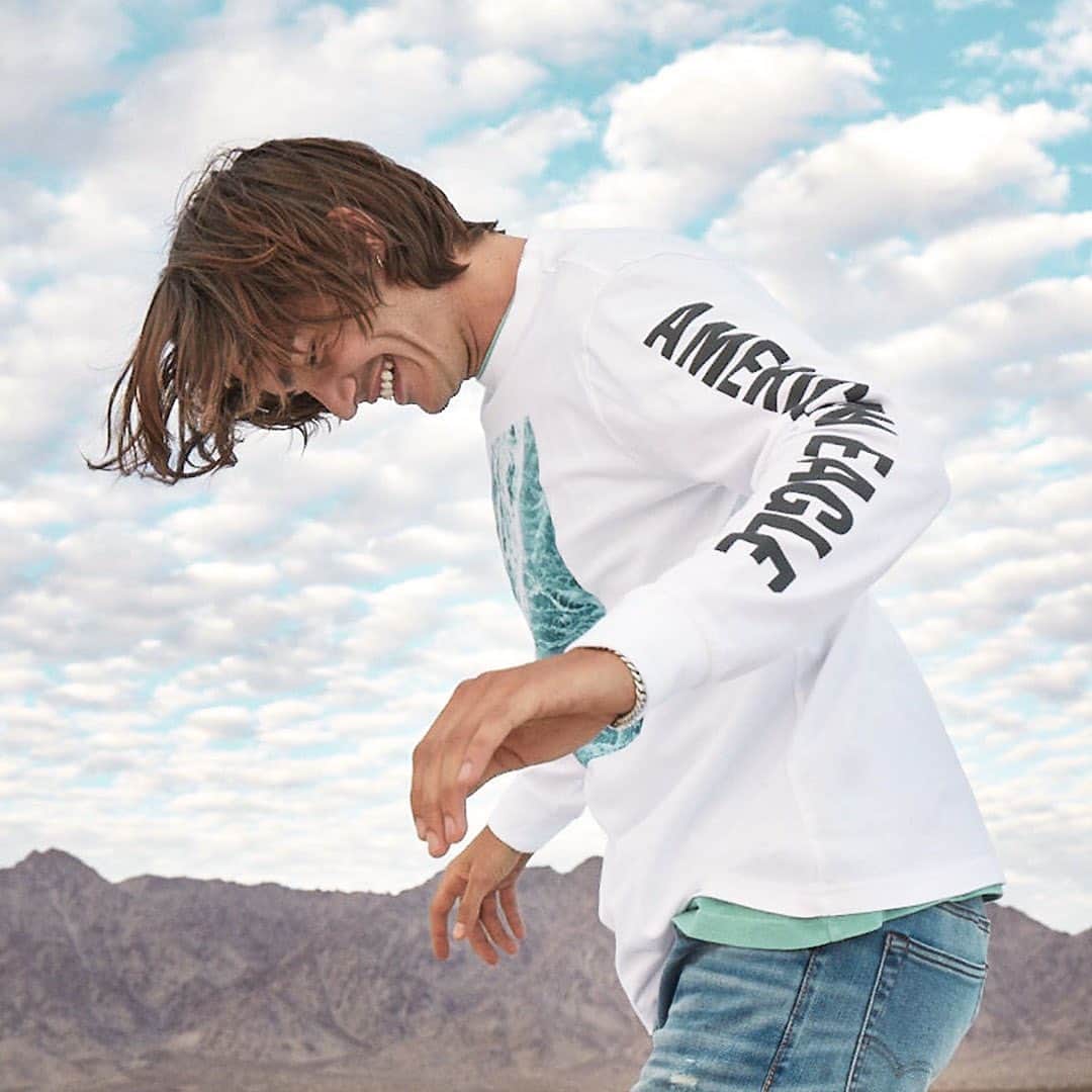 American Eagleのインスタグラム：「Long-sleeve graphic tees = the hero of our spring wardrobe」