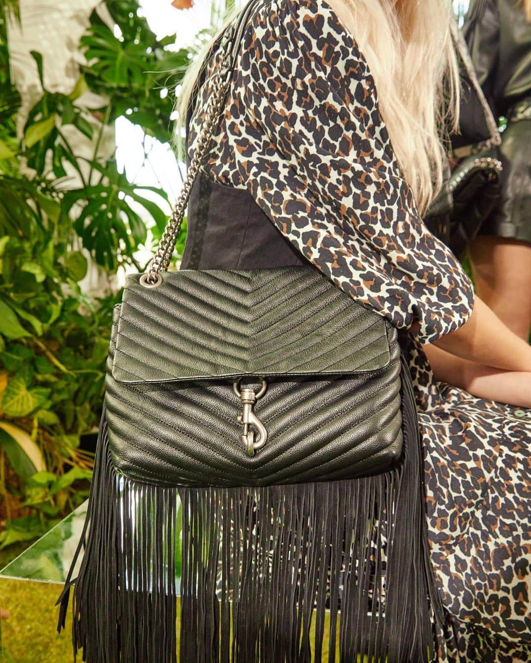 レベッカミンコフのインスタグラム：「You wanted this fringe beauty in black, so here you have her #yawelcome」