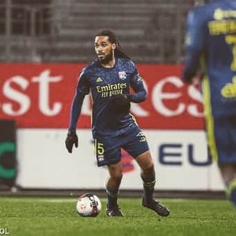 ジェイソン・デナイヤーのインスタグラム：「+3... #lioninlyon」