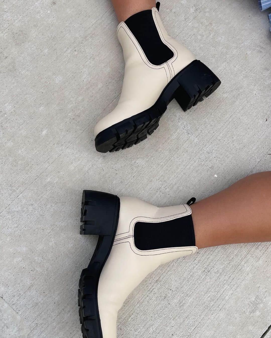 COTTON ONのインスタグラム：「Worthy of a close-up 😍🤳 #TapToShop @rubi_anz #MyCottonOn @kahlia_grace」
