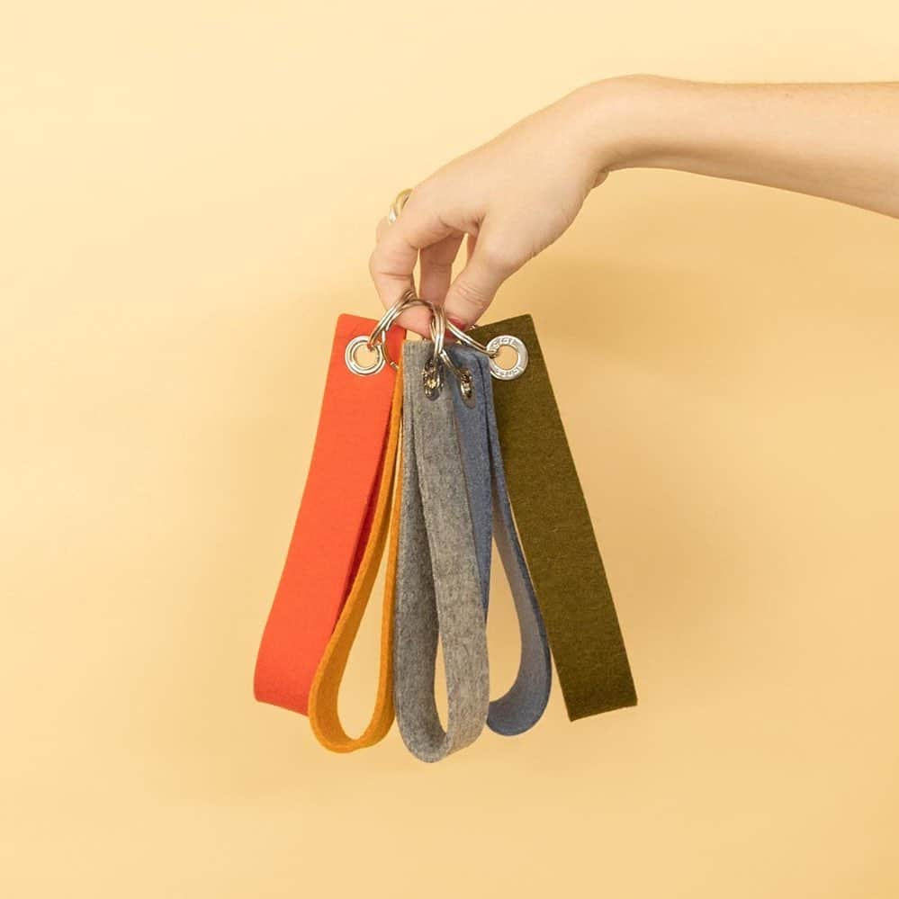 グラフ&ランツのインスタグラム：「Keeping your keys, colorfully 💛」