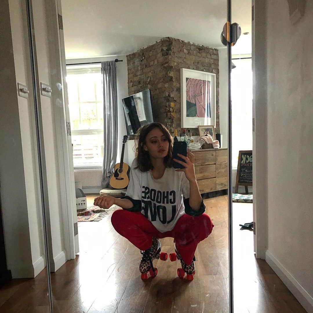 エラ・パーネルのインスタグラム：「this is my life now」