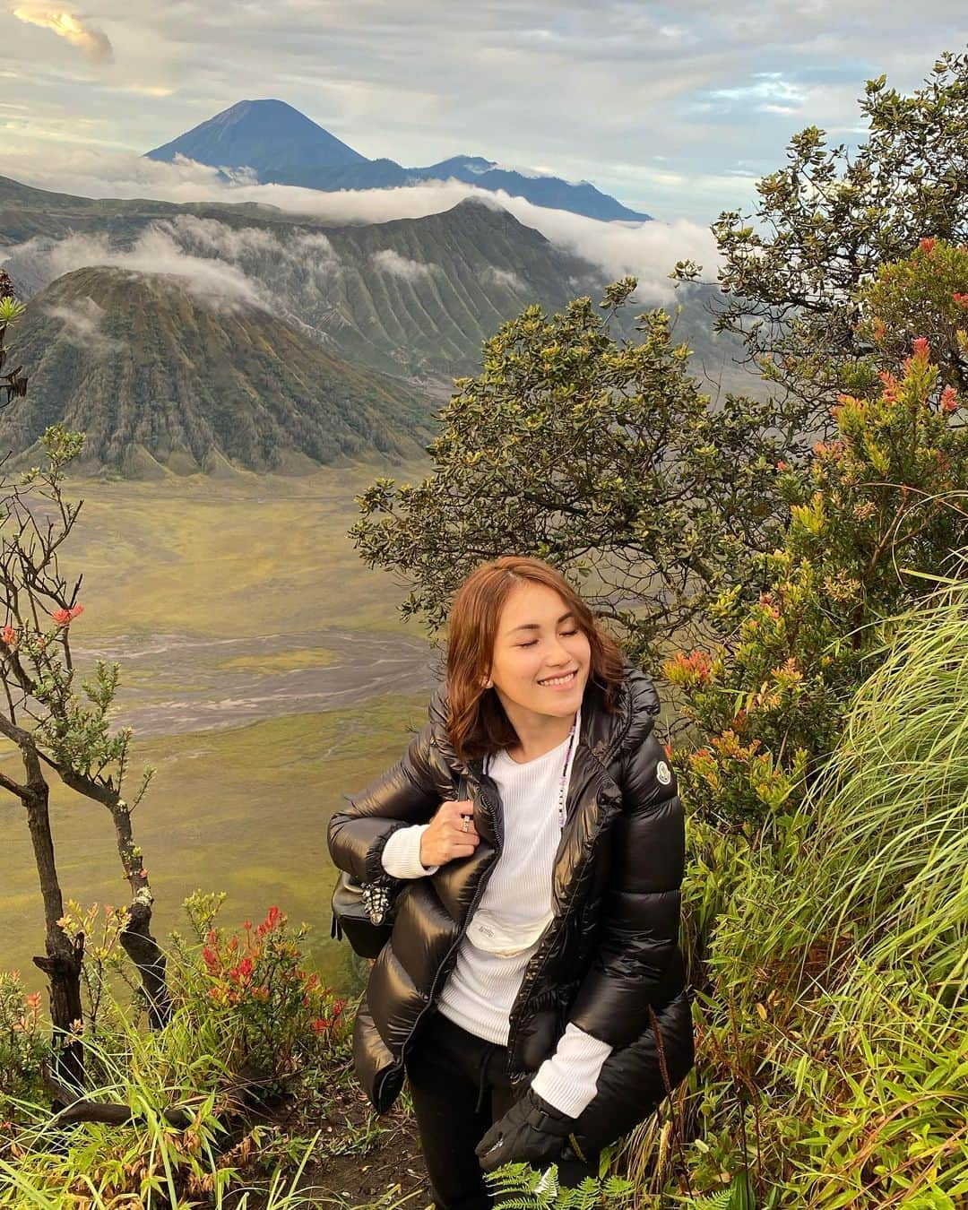 アユ・ティンティンさんのインスタグラム写真 - (アユ・ティンティンInstagram)「Naik naik kepuncak gunung tinggi...tinggi sekali ❤️😘⛰」2月20日 9時10分 - ayutingting92