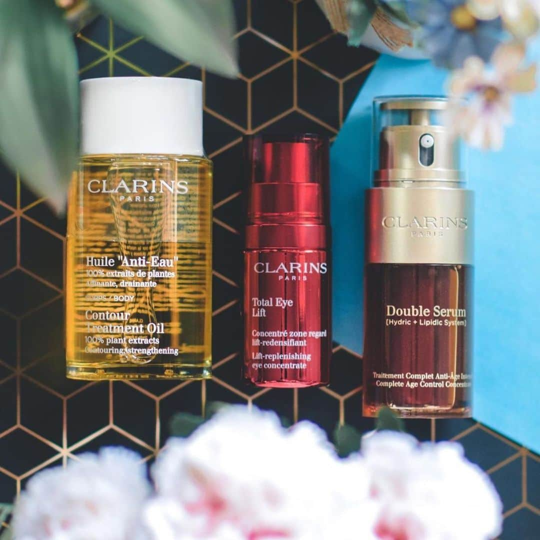 CLARINSさんのインスタグラム写真 - (CLARINSInstagram)「❣️Total Eye Lift is now a skincare staple for us, right next to Double Serum and our oils! Have you tried it yet?! Drop us a note below and let us know what you think!❣️  Photo:  @penmyblog   #totaleyelift #clarins #clarinsskincare #selfcare #skincare」2月20日 9時29分 - clarinsusa