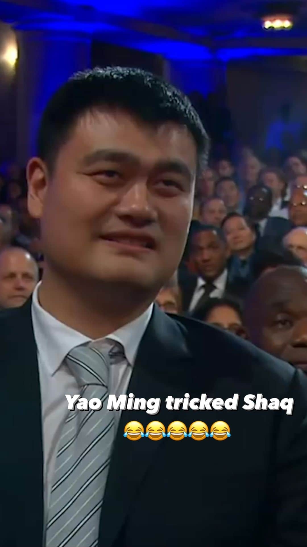 espnのインスタグラム：「Protect Yao Ming at all cost 🤣」