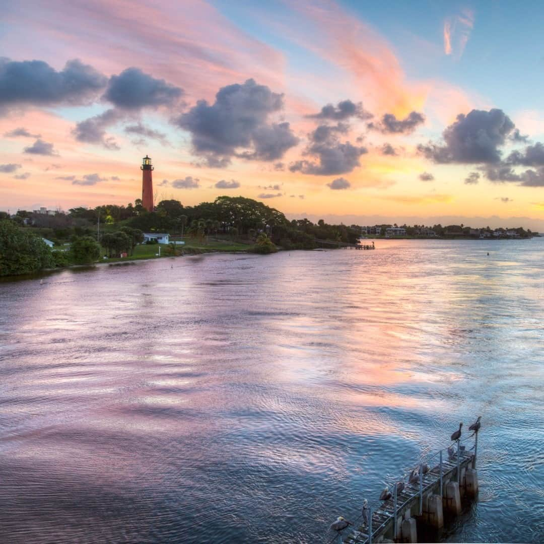 アメリカ内務省さんのインスタグラム写真 - (アメリカ内務省Instagram)「Visitors to the Atlantic Coast of South #Florida who want a break from the hustle and bustle will find a welcome respite in northern #PalmBeach County. The 120-acre Jupiter Inlet Outstanding Natural Area packs in a remarkable array of natural and historical resources in addition to its spectacular namesake lighthouse. Photo by Bob Wick, Bureau of Land Management (@mypubliclands). #usinterior #JuniperInlet #RecreateResponsibly」2月20日 10時05分 - usinterior