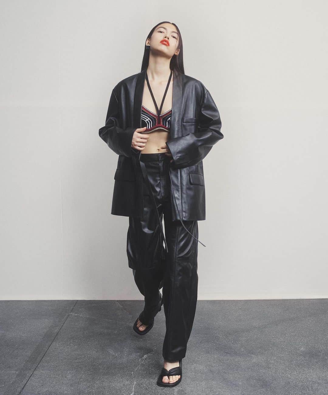 AMBUSHさんのインスタグラム写真 - (AMBUSHInstagram)「#AMBUSH SS21 COLLECTION LOOK 35. LEATHER KIMONO JACKET layered with crochet bra and LEATHER PANTS accented with  ⁣SQUARE CUT STONE EARRING.  The new Spring Summer collection now arrived at our WEBSHOP. Coming to WORKSHOP on today 2.20.2021」2月20日 10時07分 - ambush_official
