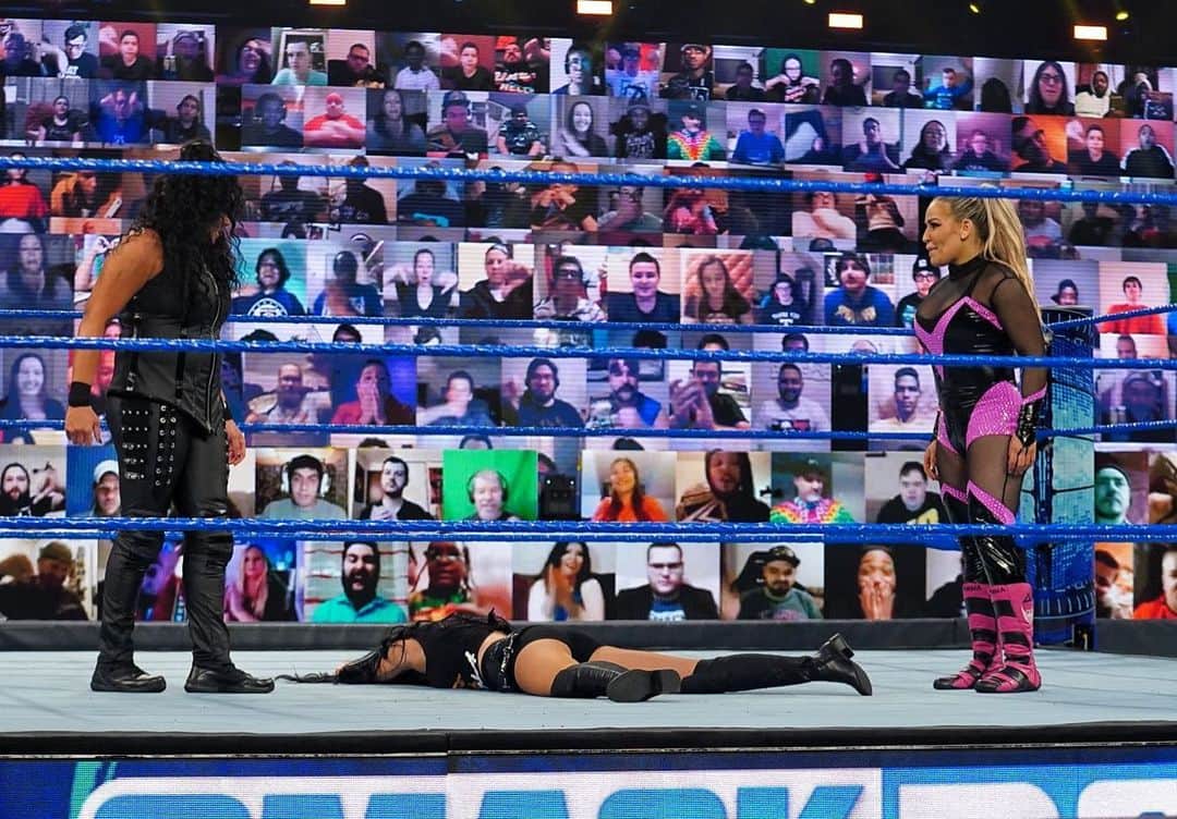 WWEさんのインスタグラム写真 - (WWEInstagram)「@natbynature and @saronasnukawwe pick up a huge victory!  Looks like @billiekaywwe won’t be making the after party! #SmackDown」2月20日 11時00分 - wwe