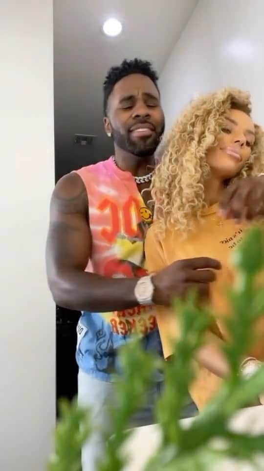 ジェイソン・デルーロのインスタグラム：「@jenafrumes again??🤔🤔🤔#lifestylechallenge」