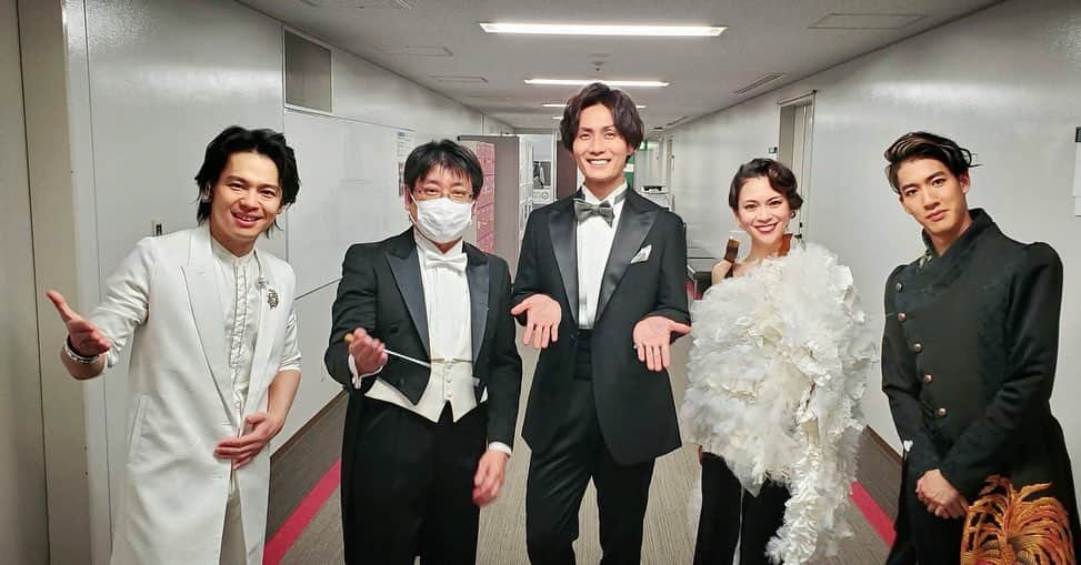 小柳ゆきのインスタグラム：「BNMC2021 神戸公演も終了しました！  とても楽しい2公演でした✨ ホイットニーヒューストンを歌い終え、正直ホッとしております笑  温かい拍手で迎えてくださり、ありがとうございました😊」