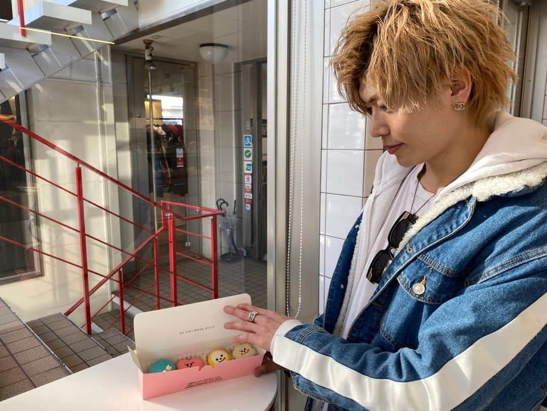 KENTO.iさんのインスタグラム写真 - (KENTO.iInstagram)「FAN BOOK Vol.3  OFF SHOT  マカロン！！」2月20日 22時16分 - ivvy_kento.i