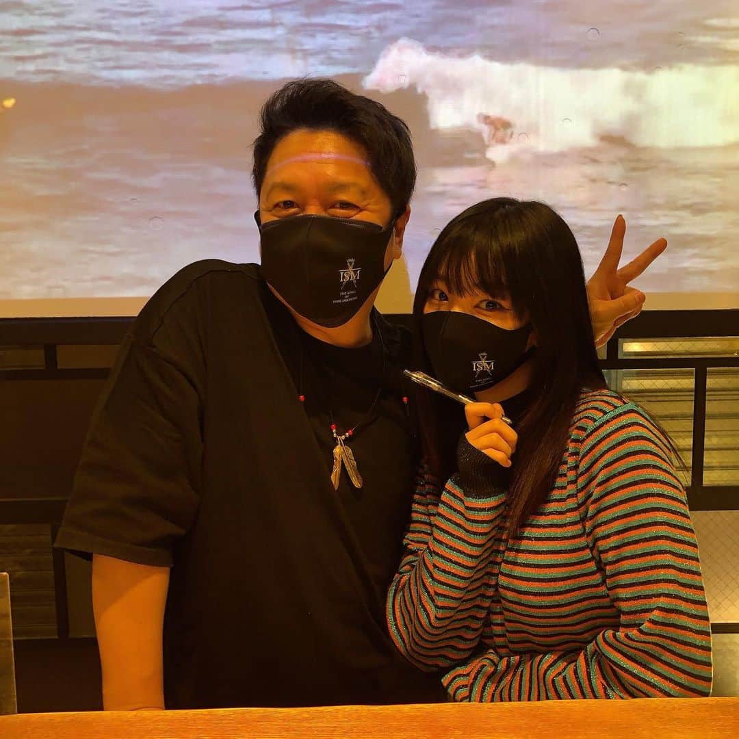 のインスタグラム：「久々にISMにトリートメントしに行ってきたのさ〜💇‍♀️ . 1年ブリーチ我慢してたからいつもより増してサラサラになって喜んでおりますありがとうございました〜😘🤍 . もう少しでギャル復活わーいわわーいお楽しみに＾＾ . #ism」
