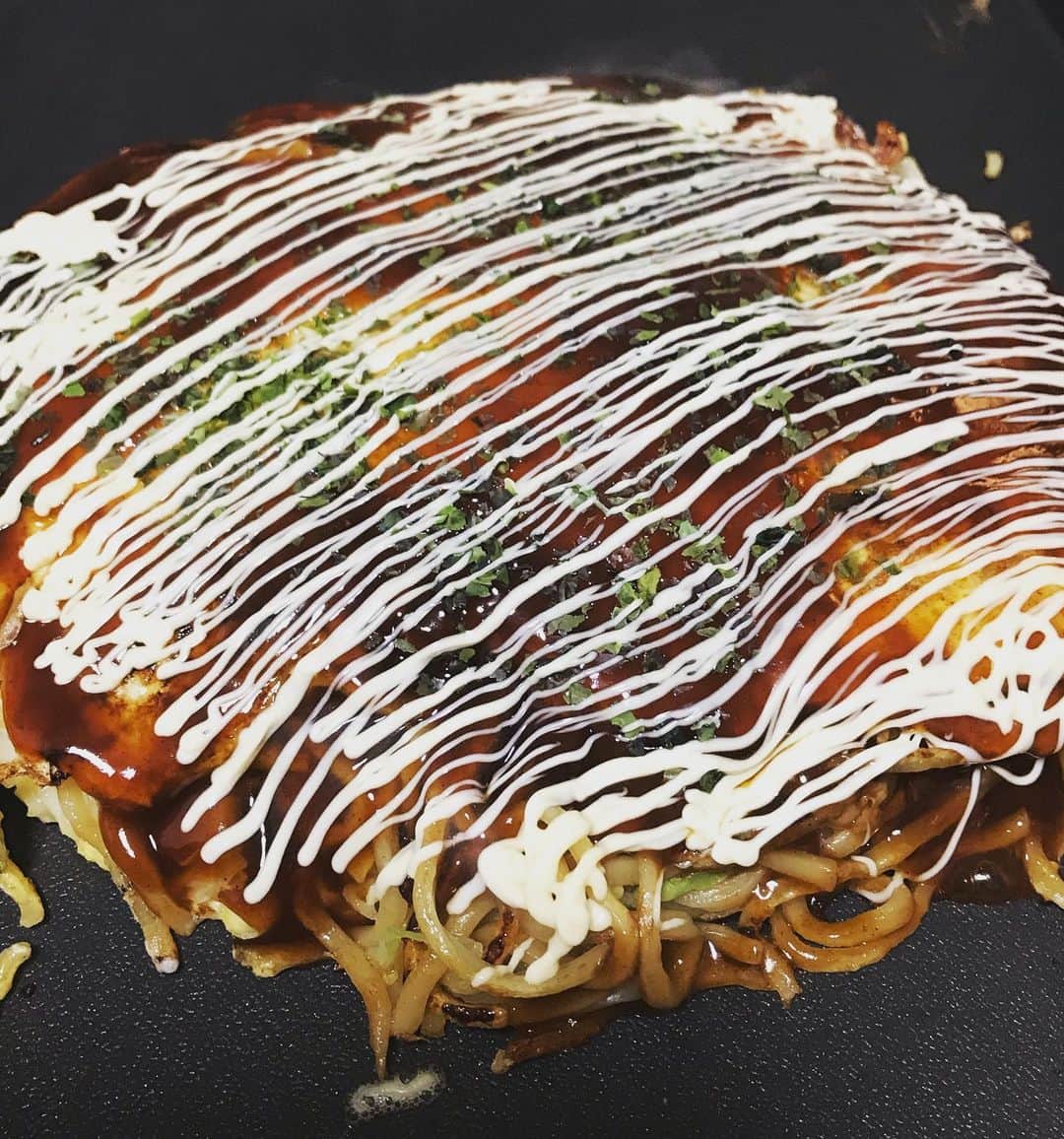 のインスタグラム：「また広島焼きを焼いてしまった。  #広島焼き」