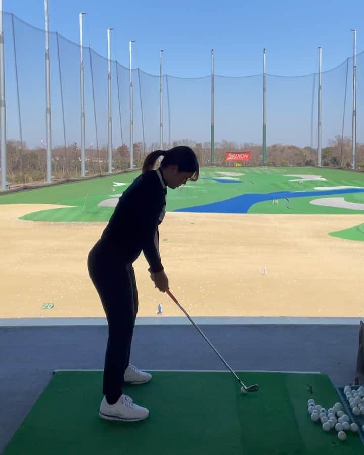 のインスタグラム：「. 良いお天気☺️ #golfswing  #golf」