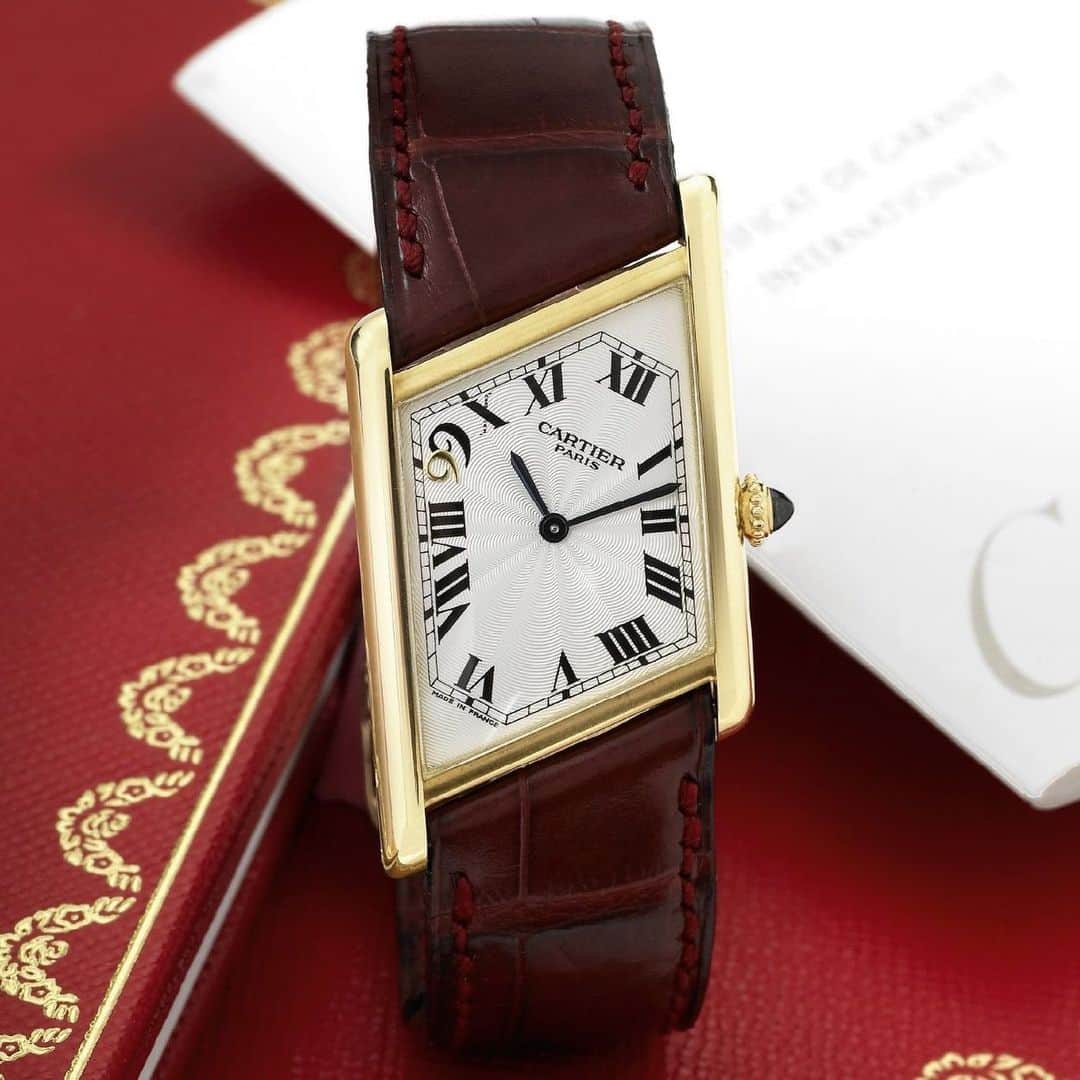 WATCHMANIAのインスタグラム：「@chasingcartier Tank Parallelogram Asymmetric. Made in a limited edition of 99 pieces in 1999 to commemorate the Handover of Macau to the Government of China. Sold for USD 10,200 at the Antiquorum auction held on Jun 10, 2010 in New York.  #chasingcartier #cartierwatch #cartierwatches #tankasymetrique #vintagecartier #cartier #watchmania #horology #horologymania #horologist」