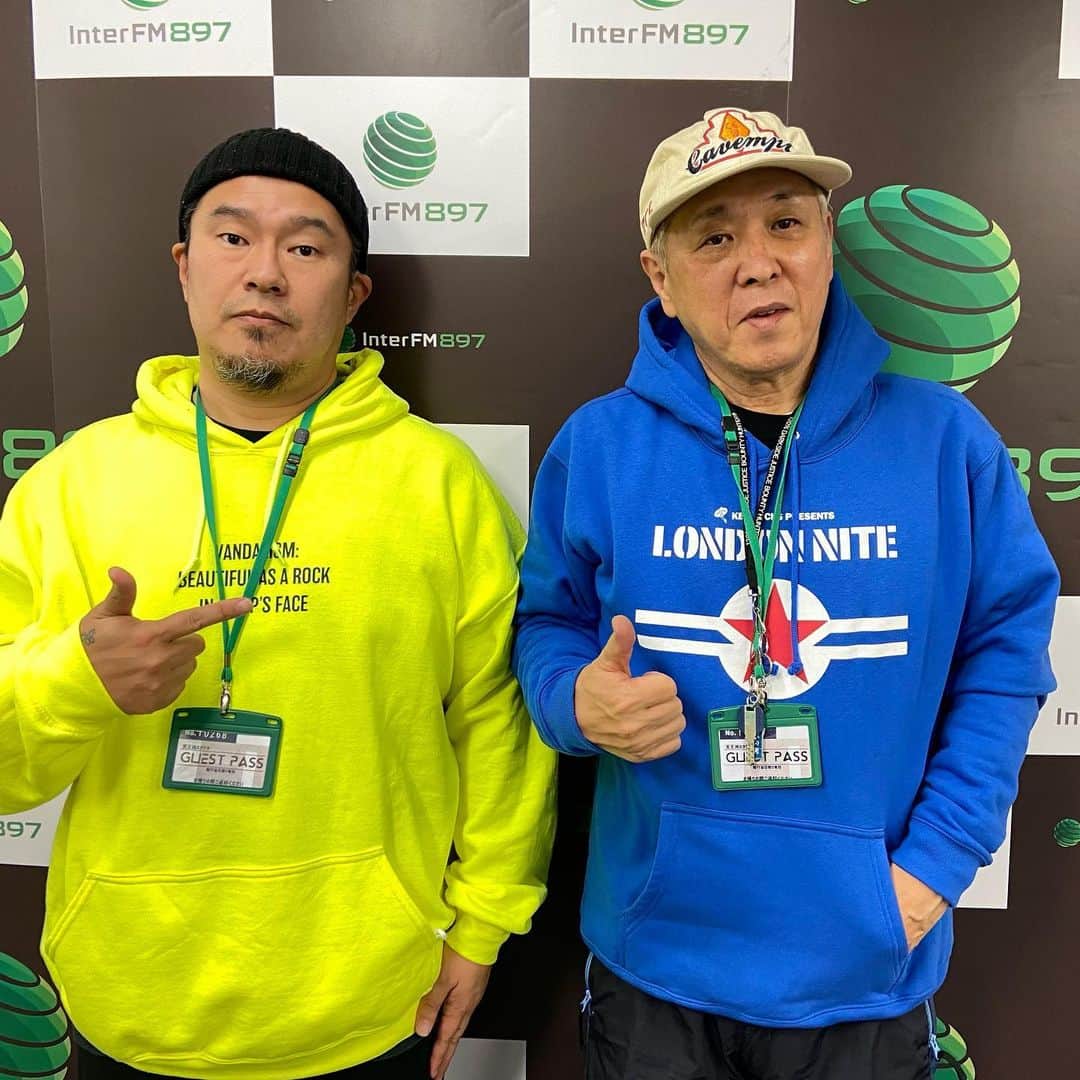 のインスタグラム：「ゴキゲンRADIOこの後22時からありますよー♪♪久々ゲスト無しで前半、大貫憲章チョイスしんみり冬めいた洋楽Songs！からのM.Kinooのレゲエヒストリー。ヤーマン！お楽しみにデス🙋‍♂️ #kenrocksnite #interfm897 #radiko #ROCK #REGGAE」