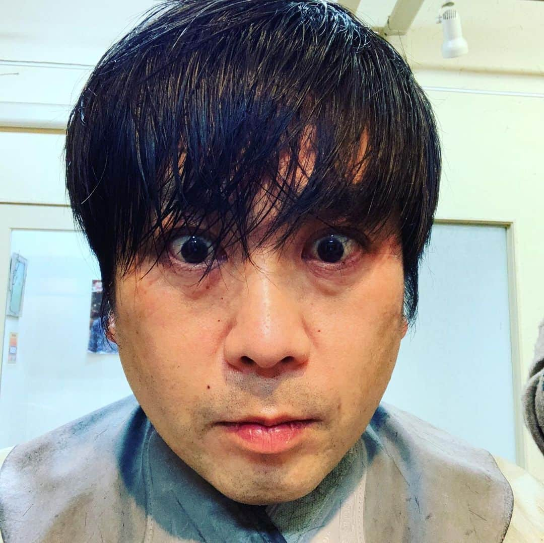 阿部浩貴さんのインスタグラム写真 - (阿部浩貴Instagram)「髪バッサリッ！ 2月28日北見市端野町で行われるアップダウン二人芝居、音楽劇『桜の下で君と』に向けて切りました。  特攻隊をテーマとした舞台。 17歳最年少特攻隊員を43歳やります！！  #アップダウン #二人芝居 #音楽劇 #桜の下で君と #北海道 #北見市 #端野町 #頭が一気に寒くなった」2月20日 21時08分 - updown_abe