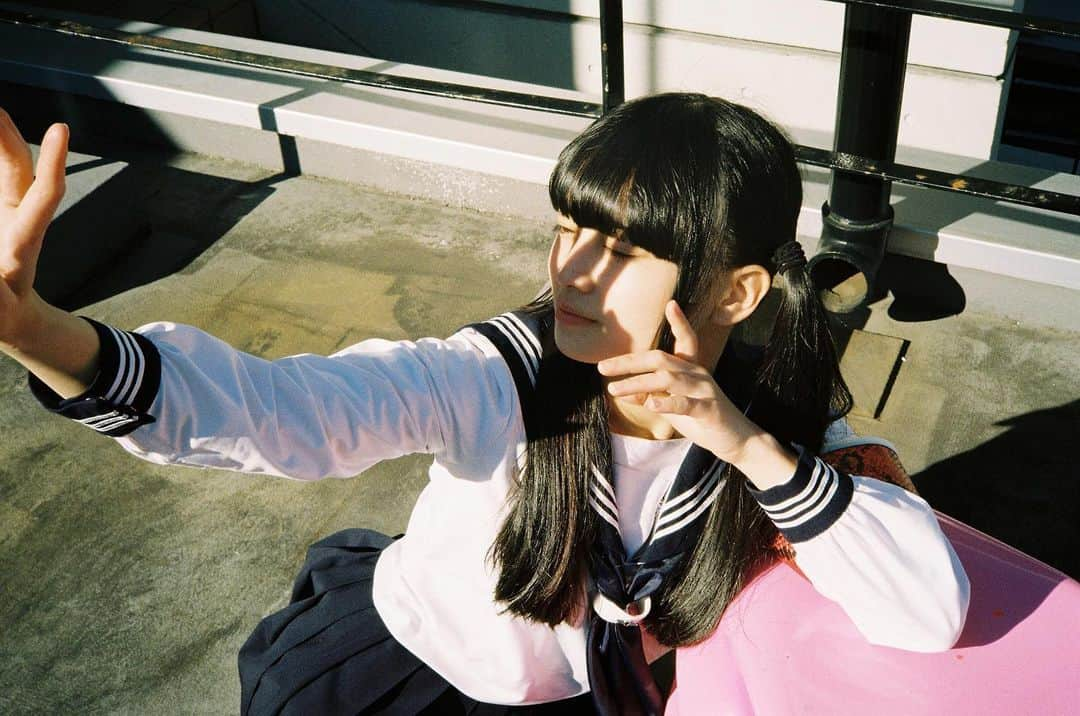 MIZYUさんのインスタグラム写真 - (MIZYUInstagram)「顔に手の影」2月20日 21時13分 - mizyu_leaders