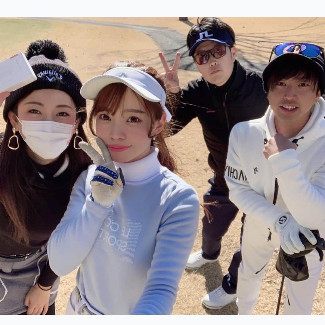 𝗠𝗮𝗶さんのインスタグラム写真 - (𝗠𝗮𝗶Instagram)「⛳️  先日1.5ラウンドしてきました💪🔥  最終ホール最後まで動画撮ってくれたので 全部載せてみます🏌️‍♀️  par4はスコア悪くなりがちだから ボギーであがれて上出来🙋‍♀️💞  1.5ラウンドは練習にもなりますね♡  この日めちゃ寒かったけど 優しい３人とのラウンドで 気持ちはホットだったよー☺️💞🤣  また一緒に行きたいな🥰  #ゴルフ女子#女子ゴルフ#ゴルフラウンド #ゴルフコーデ#ゴルフウェア#冬ゴルフ #ゴルフ好き#ゴルフばか#ゴルフうまくなりたい #ゴルフ#golf#ゴルフ男子#ゴルフ女子コーデ #ゴルフファッション#ゴルフ仲間」2月20日 21時17分 - mai.golf.214