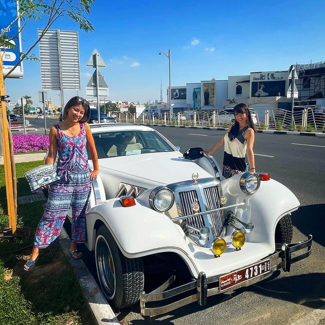 maikoのインスタグラム：「Dubai Day4🐫💓. . 最終日は可愛ぃを探す旅ってゆテーマで. マリン風のカフェでブランチ🍽🥰✨. 美味しすぎてほっぺたとろけた✨. . 穏やかなビーチもまたすごく幻想的🐠✨. . この国が大好き❤」
