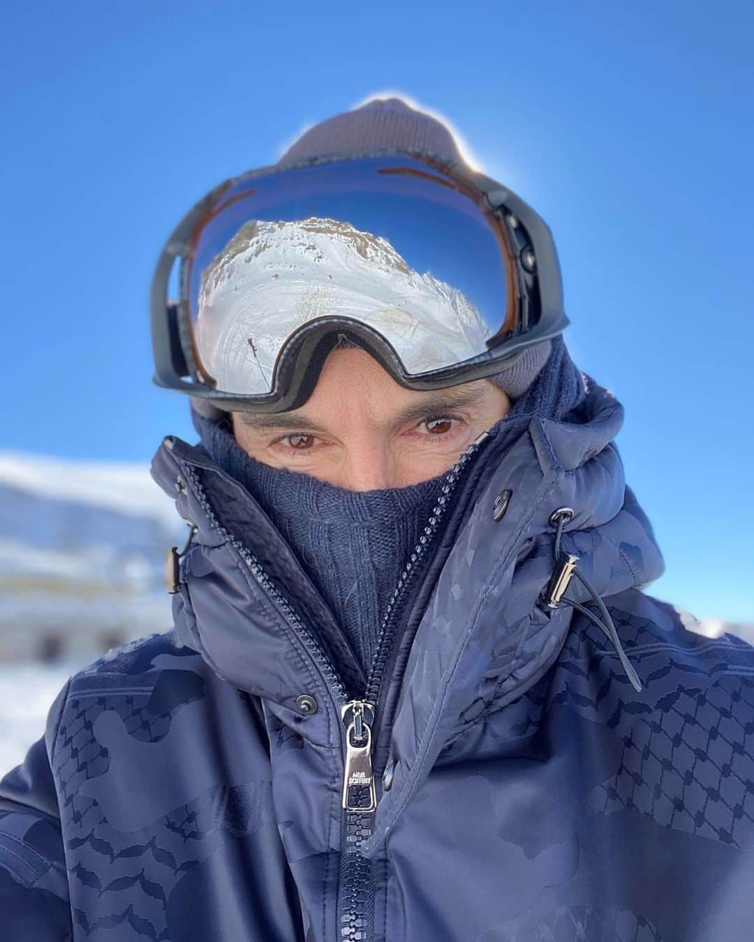 のインスタグラム：「When I was last skiing .. in @neilbarrett #matterhorn」