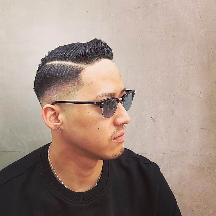 DRESSKINさんのインスタグラム写真 - (DRESSKINInstagram)「@localbarber_hirakawa の @muto.ta1 さんのスタイル💇‍♂️💈 . Repost from @muto.ta1 . ••• #localbarberhirakawa #hirakawa #localbarber #dresskin #deuceoriginal #deucegrease #ローカルバーバーヒラカワ #デュース #グリーススタイル #ポマードスタイル #ドレスキン #スキンフェード #ハードパート #ハードパートスタイル #メンズヘアーカタログ #メンズヘアーカット #メンズグルーミング #コスメ通販 #バーバースタイル #刈り上げスタイル #刈り上げヘア」2月20日 21時42分 - dresskin_official