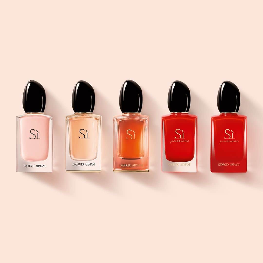 Armani Beautyさんのインスタグラム写真 - (Armani BeautyInstagram)「Elegance. Spontaneity. Intensity. Passion. Vibrancy.   Discover every unique facet of the Sì.  What is your signature SÌ?   #Armanibeauty #ArmaniSi #SaySi #SiPassione #fragrance」2月20日 21時59分 - armanibeauty