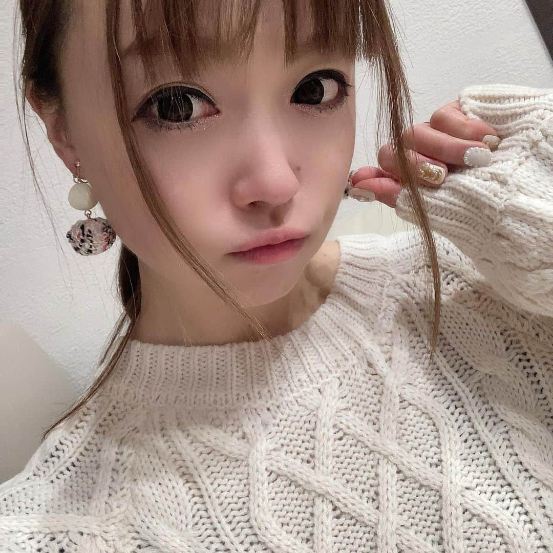 瀬名あゆむさんのインスタグラム写真 - (瀬名あゆむInstagram)「ツイードのイヤリング♡ 仲良しのかわいこちゃんとおそろいなの♡  #アクセサリー #イヤリング #冬服コーデ #ツイード #あいどるかふぇ2ねん8くみ #2ねん8くみ仙台校 #2ねん8くみ千葉校 #アイドルになりたい方募集」2月20日 21時51分 - sena_ayumu