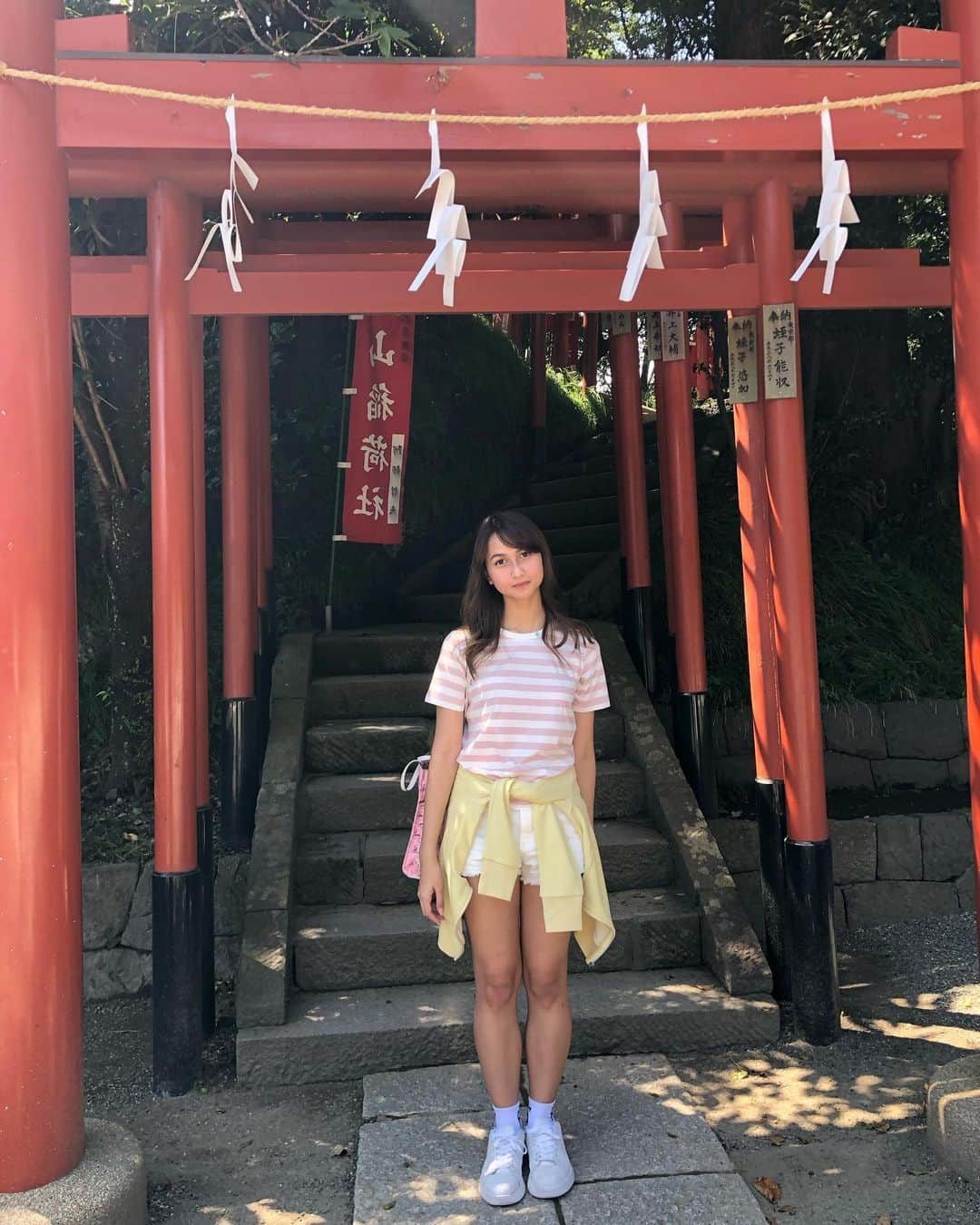 ステファニー・プリシラ・インダルト・プトゥリのインスタグラム：「Video baru jalan-jalan di Kamakura part 1 sudah di upload di kanal Youtube aku! ⛩✨ Let’s gooo check it out❤︎ LINK ON MY BIO」