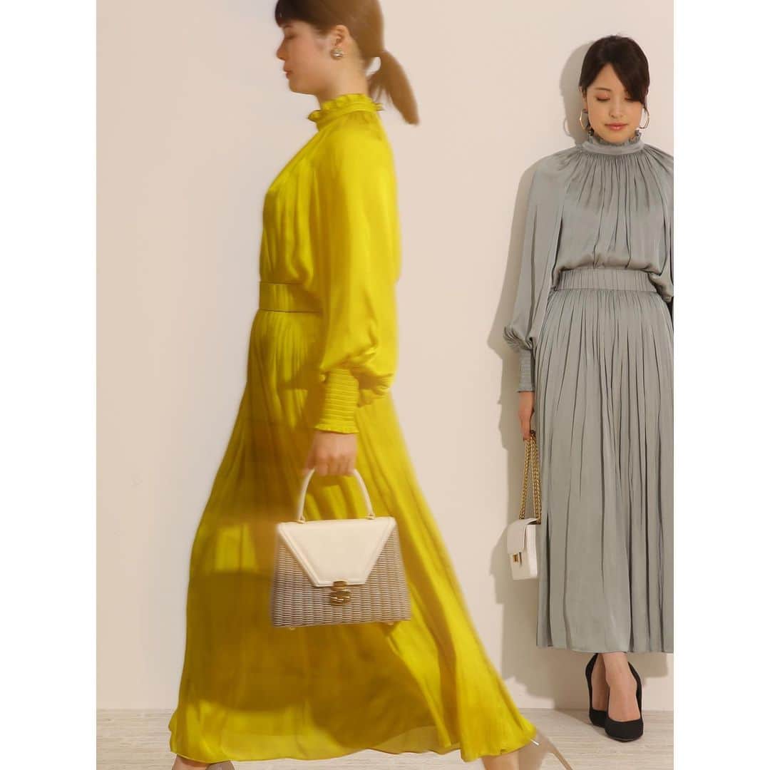 のインスタグラム：「<TIARAのセットアップ> より、ドレスアップ出来るセットアップ。 セットアップの魅力は無限大。  #setup #dressup #ワンピースコーデ #springfashion」