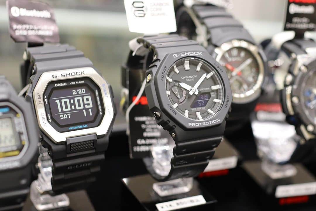 LECT レクトさんのインスタグラム写真 - (LECT レクトInstagram)「期間限定で2階(シュッドエノール隣)に腕時計専門店「WATCH」がオープンいたしました。 . 有名な時計ブランドも、意外な掘り出し物もございます。 店頭にない腕時計もお取り寄せできますので是非一度お店へ覗きにいらして下さい。 . 電池・ベルト交換も承っております。 . . #lect #レクト #watch #腕時計 #腕時計好き #agnesb #gshockwatch #rosefield #ショッピングモール #広島市」2月20日 13時41分 - lect_hiroshima