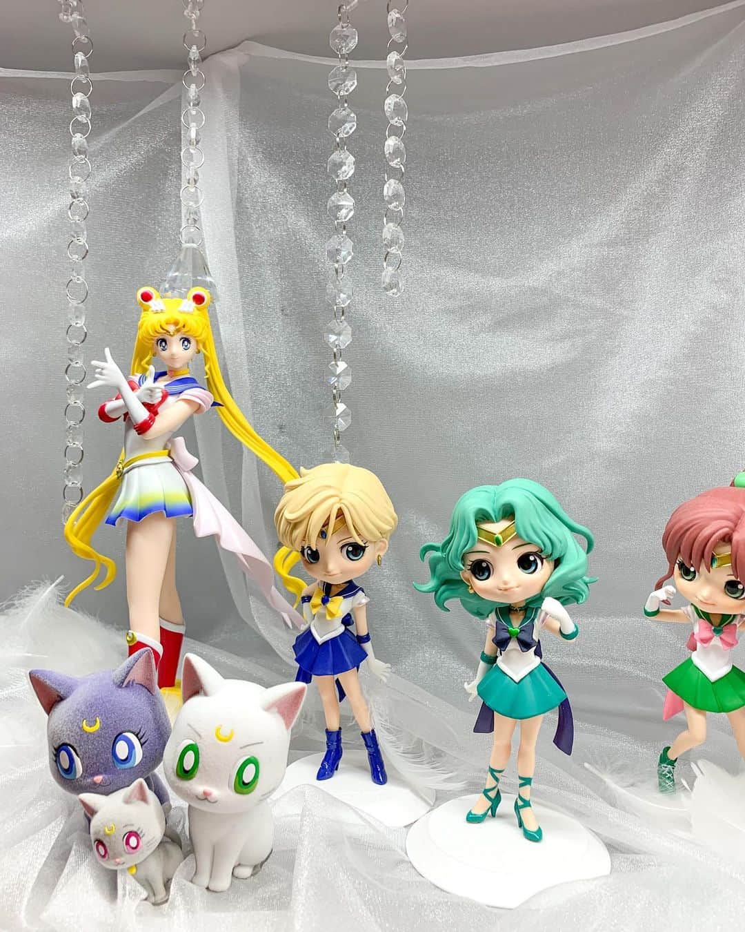 サマンサ麻里子さんのインスタグラム写真 - (サマンサ麻里子Instagram)「My first Sailor Moon Cafe experience with my love @robin.rastenberger 🌙💕  We had cute desserts in our matching Sailor Moon jackets at the Sailor Moon Cafe -Eternal- in Solamachi 🥰 Can’t wait to see the movie, too 💫  この前初めてセーラームーンカフェに行ってきました🌙✨  美少年戦士セーラーロビンと😂💕 このお揃いのセーラームーンジャケットは、 @watarulindaigarashi からいただいたものです。宝物✨  劇場版美少女戦士セーラームーンEternalの公開記念カフェなので、デザートもすごく豪華だった🥰  あと数日で終わっちゃうみたいなので、間に合ってよかった！映画も楽しみ💫  #sailormooncafe #sailormooneternal #sailormooneternalcafe #solamachi #セーラームーンカフェ #セーラームーン #sailormoonjacket #セーラームーンジャケット」2月20日 13時38分 - samanthamariko