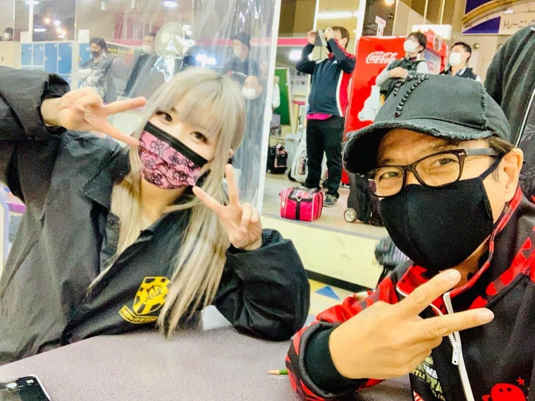 黒田アーサーのインスタグラム：「先日初参加させて頂いたこちら、サウンドボウル牛久店プロアマトーナメントの写真を載せてなかった😅💦サウンドボウル牛久店様、プロボウラーの皆さん、そしてご参加の皆さん、ありがとうございました‼️また次回もよろしくお願いします！」