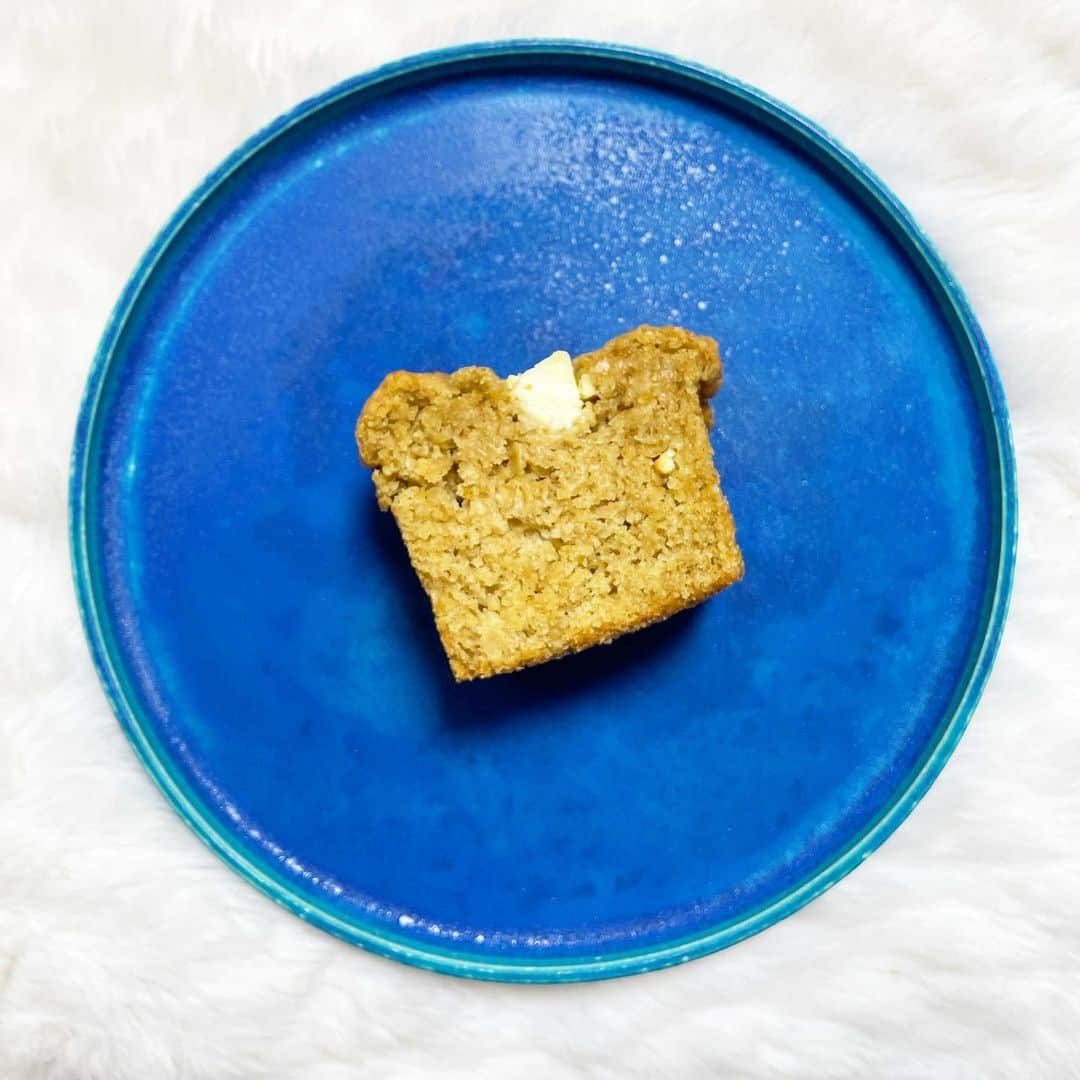 のインスタグラム：「oatmeal bread🥣  #picassol #代官山 #ピカソル #大好きなお店」