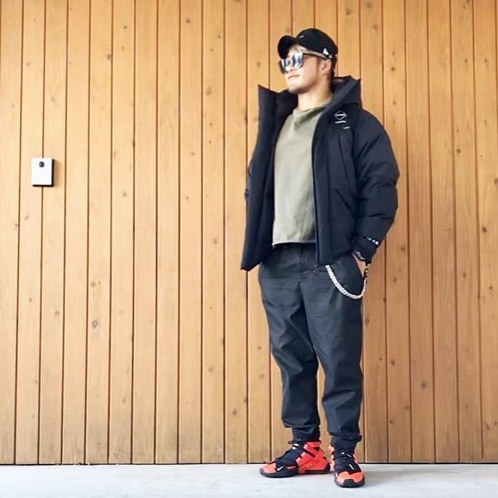 棚橋弘至さんのインスタグラム写真 - (棚橋弘至Instagram)「ここ10日の #ootd 🧢👕👖👟」2月20日 13時54分 - hiroshi_tanahashi