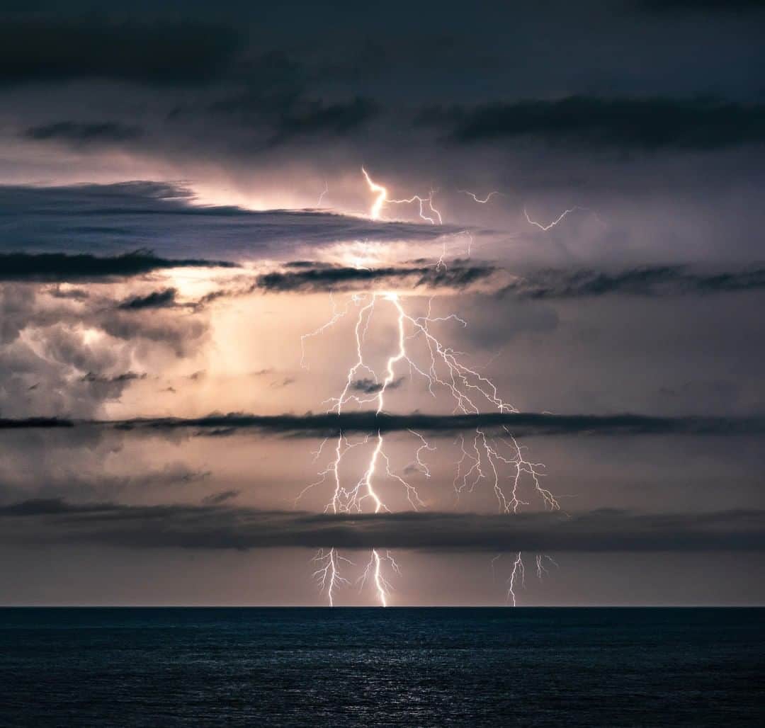 Nikon Australiaさんのインスタグラム写真 - (Nikon AustraliaInstagram)「‘Waiting and waiting at 2am for the big one, and then *boom* - a huge strike pierced the many layers of this ocean storm. I am blown away by how much sharp detail the Z 70-200 2.8 S can resolve at such a distance.’ - @willeadesphotography   Camera: Nikon Z 7 Lens: NIKKOR Z 70-200mm f/2.8 VR S Settings: 100mm | f/4 | 13s | ISO 640   #Nikon #MyNikonLife #NikonAustralia #NikonZ7 #Z7 #ZSeriesAU #StormPhotography #StormChasers #Lightning"」2月20日 14時00分 - nikonaustralia