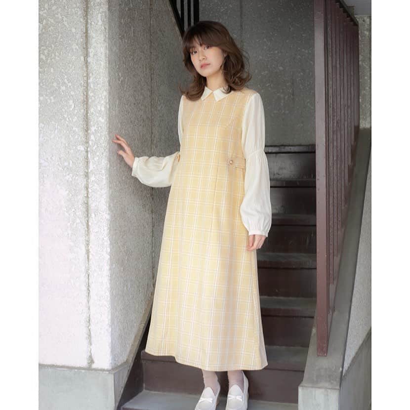 LEBECCA boutique Vintageのインスタグラム：「.﻿ ﻿ ﻿ 淡いカラーに明るいチェックのラインが﻿ 春らしいさを感じさせます。﻿ ﻿ ﻿ ﻿ ﻿ ﻿ ﻿ ◯切り替えの早いワンピース﻿ ¥12,500(tax in)﻿ ﻿ model﻿ @mutto__ (162cm)﻿ hair ＆ make up﻿ @sota_nakai ﻿ photo﻿ @l_jpn ﻿ ﻿ ﻿ #切り替えの早いワンピース﻿ #LEBECCAboutique」