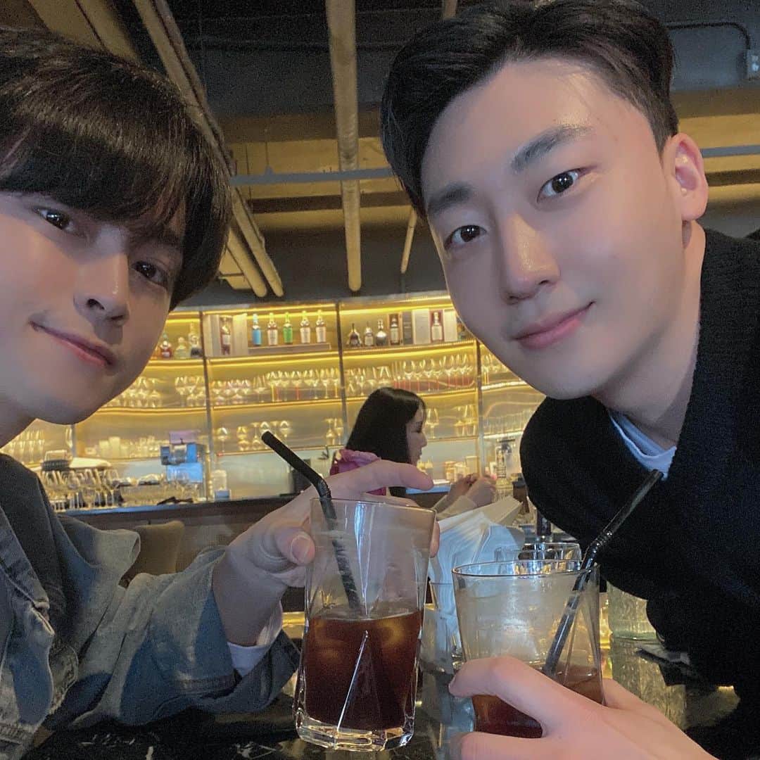 カラムさんのインスタグラム写真 - (カラムInstagram)「고향친구 서울나들이😁」2月20日 14時42分 - park_628