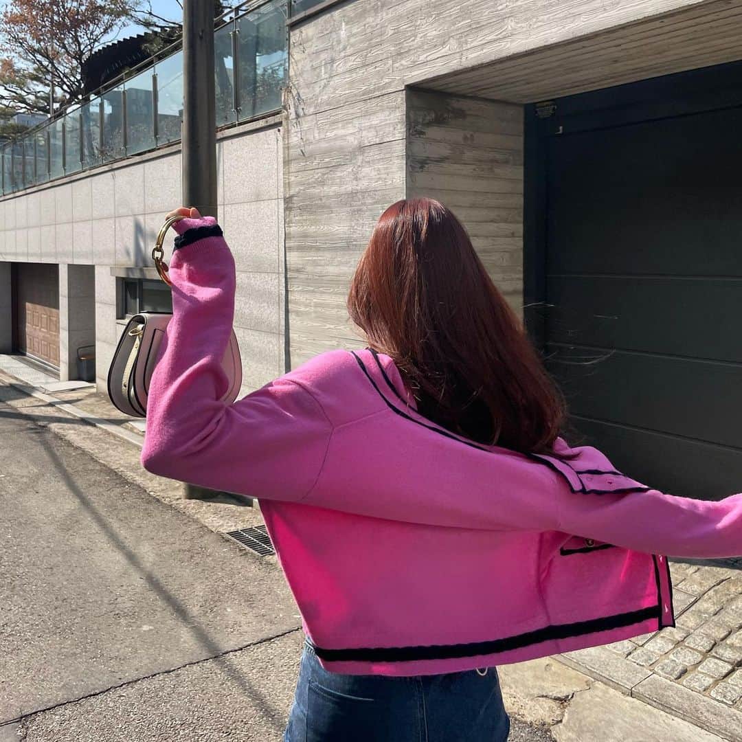 イユエリンのインスタグラム：「아싸 토요일🌷」