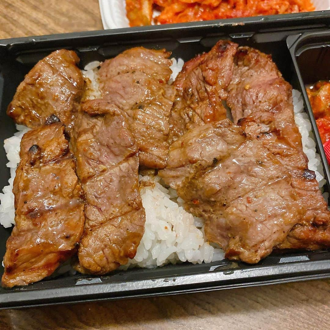 金巻ともこのインスタグラム：「#肉山弁当 #肉山 #おうちごはん金巻」