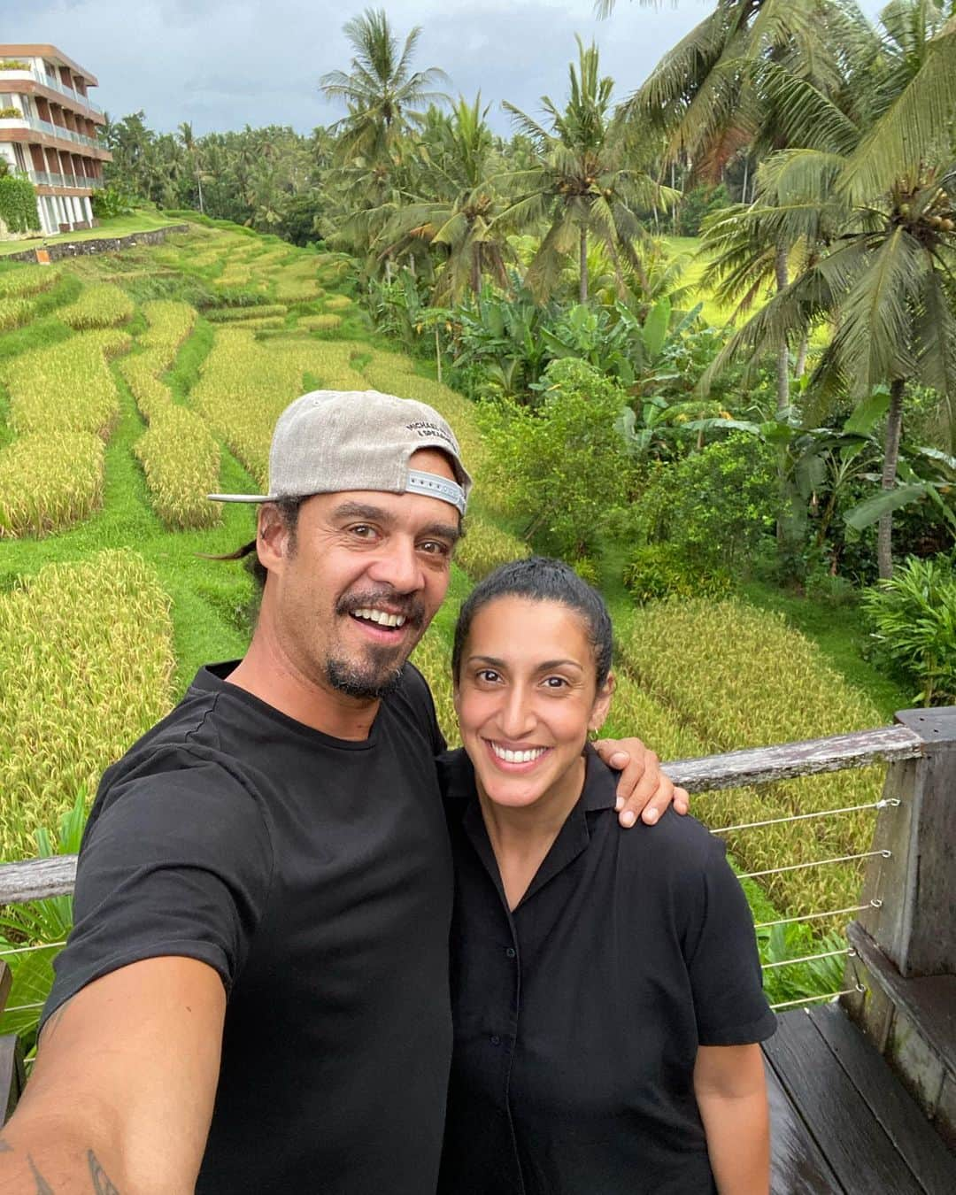 マイケル・フランティさんのインスタグラム写真 - (マイケル・フランティInstagram)「We’ve had an unusually long and extremely wet rainy season here. Very hot, very muggy and LOTS of water everyday. Fortunately organic rice fields love lots of heat and rain and that’s what they’ve had plenty of and they are looking pretty darn green right now. Almost ready to harvest in a few weeks. @saraagahfranti and I send you all love wherever you are!🙏🏽🙏🏽🙏🏽 #stayhuman #ricefarmer #ricefields @soulshinebali #organicfarming」2月20日 15時31分 - michaelfranti