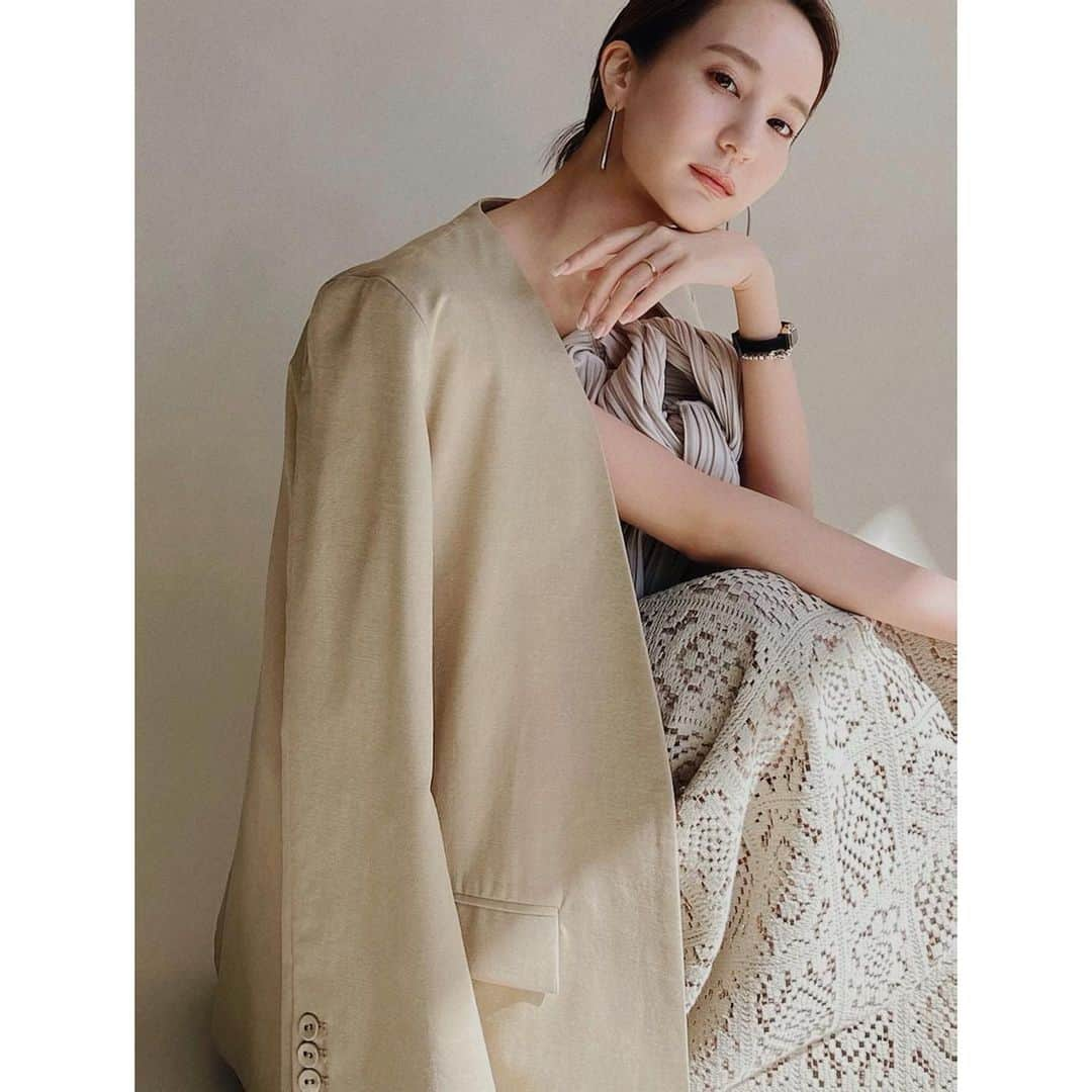 佐藤涼実さんのインスタグラム写真 - (佐藤涼実Instagram)「work 2021 SPRING COLLECTION vol.1 本日20:00より春コレクションの第一弾が販売スタートとなります。 私も何をリアルバイしようか今から考え中... 春が待ち遠しいですね🌸 #louren__official #louren_2021spring」2月20日 15時51分 - suzumi_sato