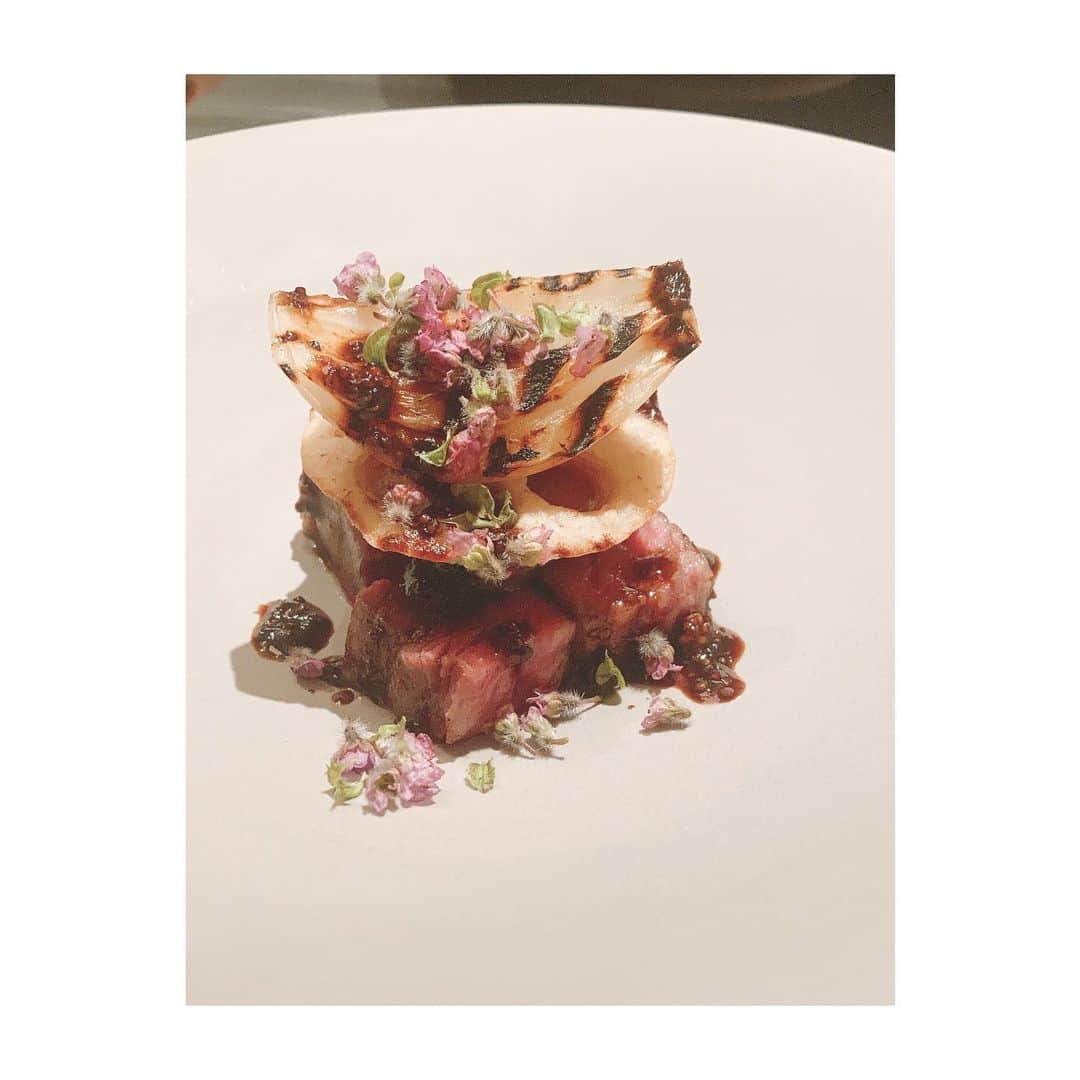 串戸ユリアのインスタグラム：「Eatable ART✨  #世界一美味しいアート」