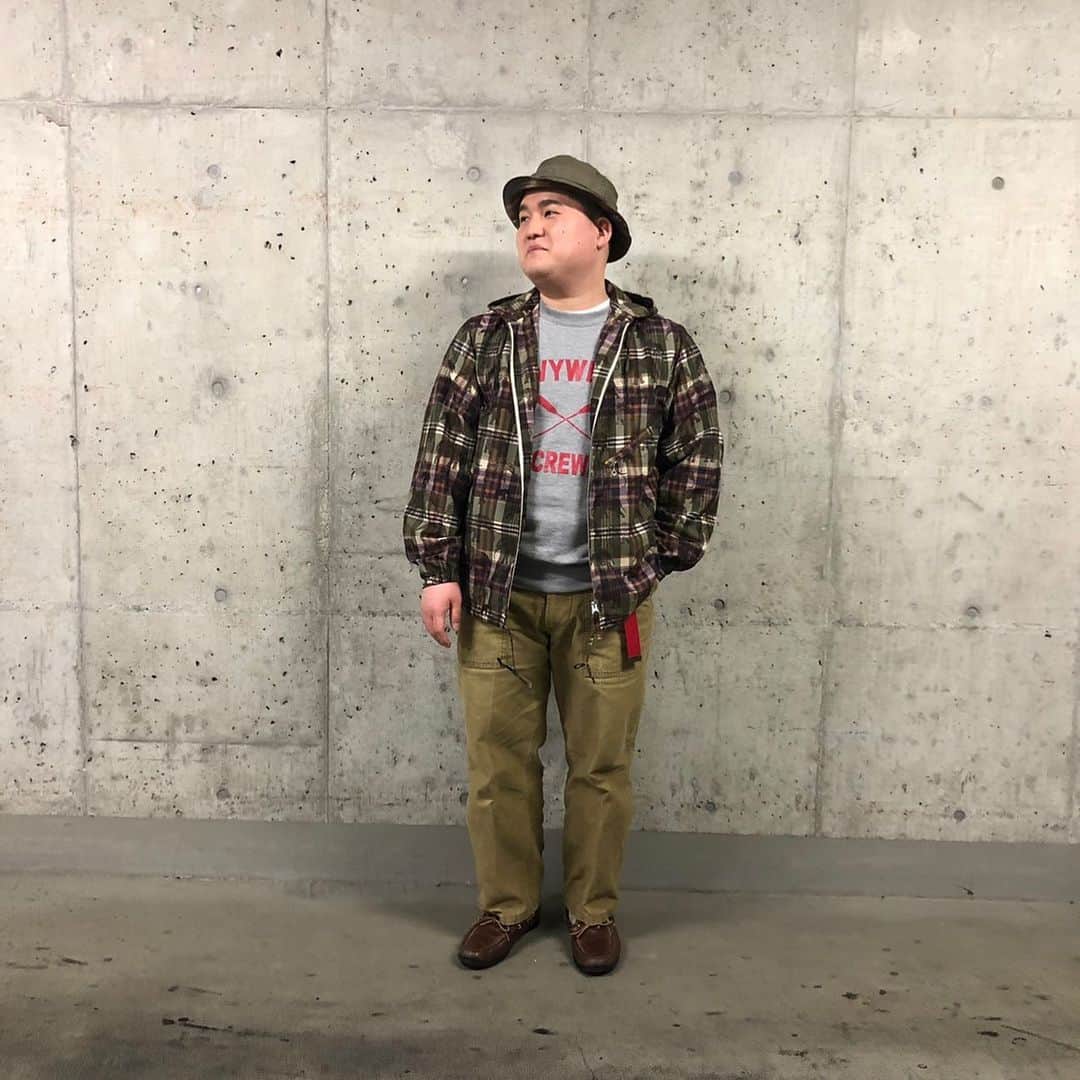 のインスタグラム：「・ ⭐️MEN's⭐️ 【 staff styling →kosaka】  BEAMS公式サイトにて スタッフスタイリングを更新しております🌵🌵 トップ画面URLからご覧ください！  オンラインショップの商品ページより、試着申し込みが可能です。お気軽にお申し込み下さいませ‼️ ． ☎️078-335-2720 #beams#raybeams#beamsboy#20ss#womens#womensfashion#womensstyle#instafashion#outfit#ootd#code#kobe#beamskobe#神戸#ビームス#ビームス神戸#レイビームス#ビームスボーイ」