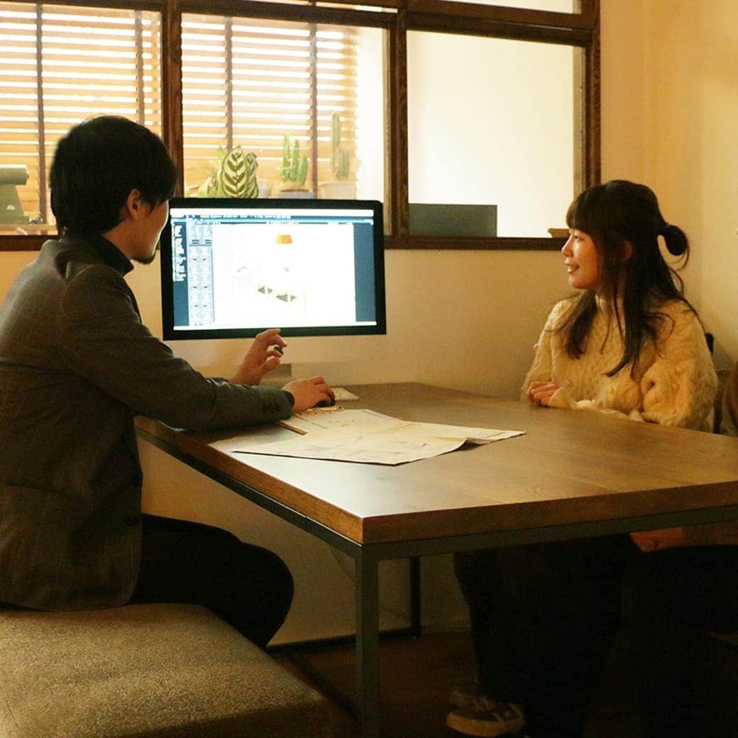 Re:CENO（リセノ）さんのインスタグラム写真 - (Re:CENO（リセノ）Instagram)「【Re:CENO KYOTO お店だより】 ・ こんにちは。 Re:CENO KYOTO エノモトです。 ・ Re:CENO KYOTO/TOKYOでは、 ご希望のお客様に3Dコーディネートサービスを実施しております。 ・ 「この間取りにこの家具置けるかな？」 「この家具はお部屋の雰囲気に合うのかな‥？」 ・ なんてお悩みは必ずあるもの。 ・ １から全て相談したいという方も、 家具1つ迷われている方でも、 プロのスタッフがご要望をお伺いしたうえ、商品のご提案をいたします。 ・ 商品選びから間取りまで、 なんでもお気軽にご相談ください。 ・ また、気になる方は店頭でもお電話でも、インターネットからでもお問い合わせくださいませ。 ・ それでは、本日も店頭にて 皆さまのお越しをお待ちしております。 ・ #リセノ #インテリア #インテリアショップ #京都 #暮らし #暮らしを楽しむ #リビング #ナチュラルヴィンテージ #ソファ #おうち時間 #家族 #快適  #コーディネーター #receno #kyoto #inteior #furniture #life #dining #coordinate #naturalvintage #stayhome #shop」2月20日 16時22分 - receno.interior