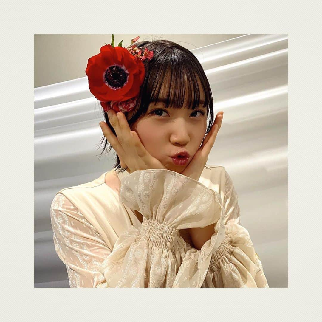 STU48さんのインスタグラム写真 - (STU48Instagram)「💐💐💐  『 独り言で語るくらいなら 』 赤いお花がよく似合う🌹ここあちゃん☕️  #STU48 #甲斐心愛 #KaiKokoa #アイドル #オフショット #カワイイ #可愛い #japanesegirl #kawaii #idol #瀬戸内アイドル #瀬戸内 #setouchi  #6thSingle #独り言で語るくらいなら #新曲 #2月17日発売 #newrelease #こんな時代こそアイドルが必要だ」2月20日 16時44分 - stu48.official