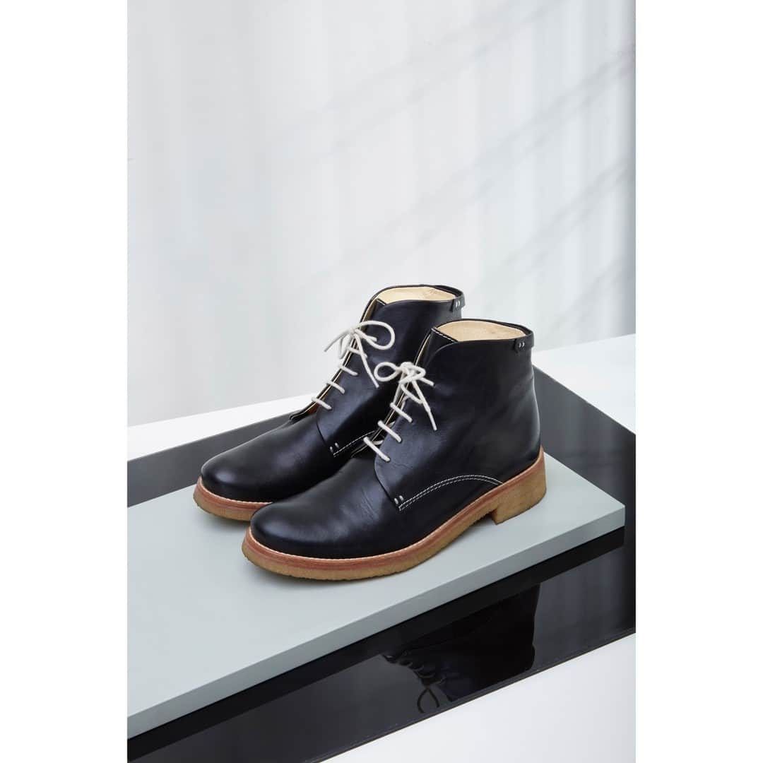 テーリポルキのインスタグラム：「Enjoy the Winter with our warm and classic boots 🤍 We offer 15% off from our Winter boots with the code SKI15. The offer is valid 19.-27.2. both online and at the store. ⠀⠀⠀⠀⠀⠀⠀⠀⠀ ⠀⠀⠀⠀⠀⠀⠀⠀⠀ *The offer is valid on Artur, Cairo, Chelsea crepe, Chelsea suede, Nils, Ola crepe, Ola suede and Rey boots.⠀⠀⠀⠀⠀⠀⠀⠀⠀ .⠀⠀⠀⠀⠀⠀⠀⠀⠀ .⠀⠀⠀⠀⠀⠀⠀⠀⠀ .⠀⠀⠀⠀⠀⠀⠀⠀⠀ #TERHIPÖLKKI #terhipölkkistore #finnishdesign #sustainable #footwear #shoes #boots #winterboots #sale」
