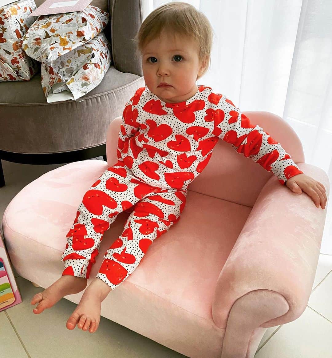 マーティン・ケリーのインスタグラム：「Happy 1st birthday Gia! 😍🥳 @katherinewhelan19  She’ll be sat on this all day 😂😘😘」
